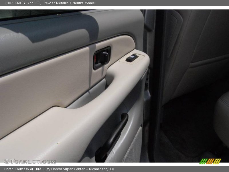 Pewter Metallic / Neutral/Shale 2002 GMC Yukon SLT