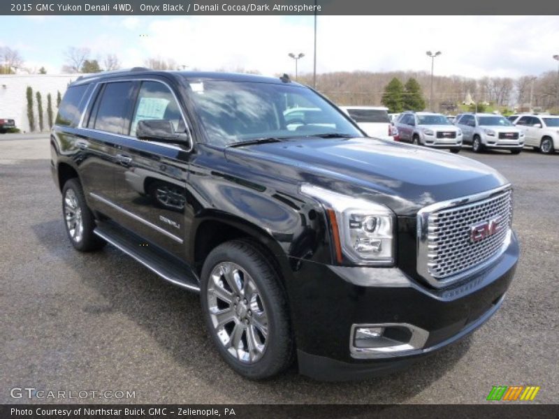 Front 3/4 View of 2015 Yukon Denali 4WD