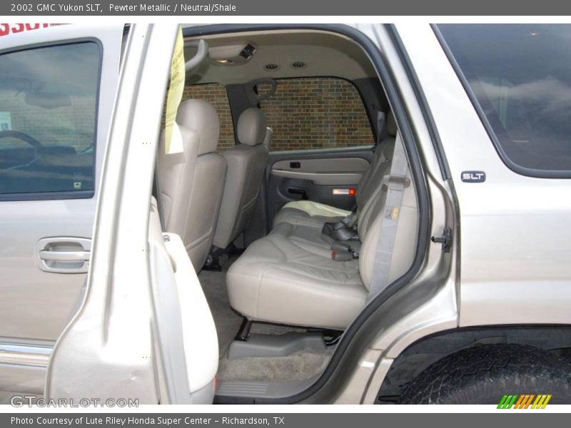 Pewter Metallic / Neutral/Shale 2002 GMC Yukon SLT