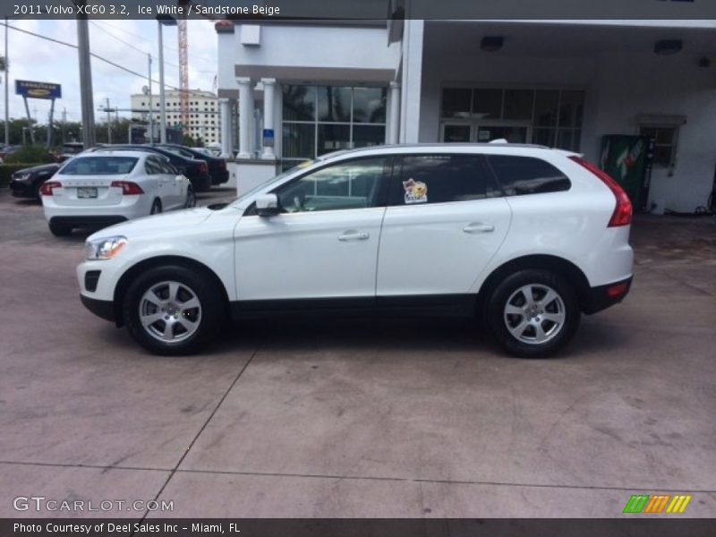 Ice White / Sandstone Beige 2011 Volvo XC60 3.2