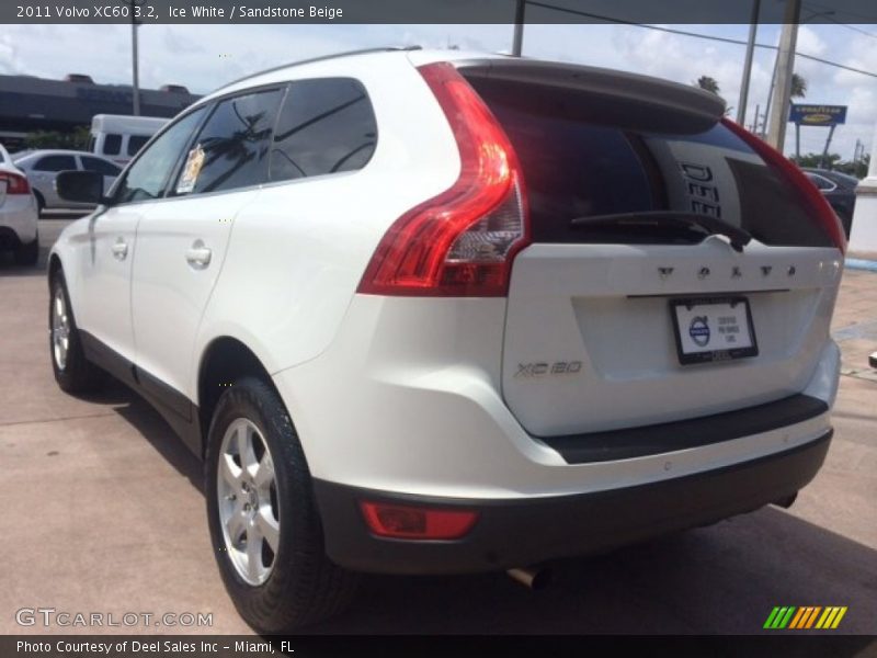 Ice White / Sandstone Beige 2011 Volvo XC60 3.2