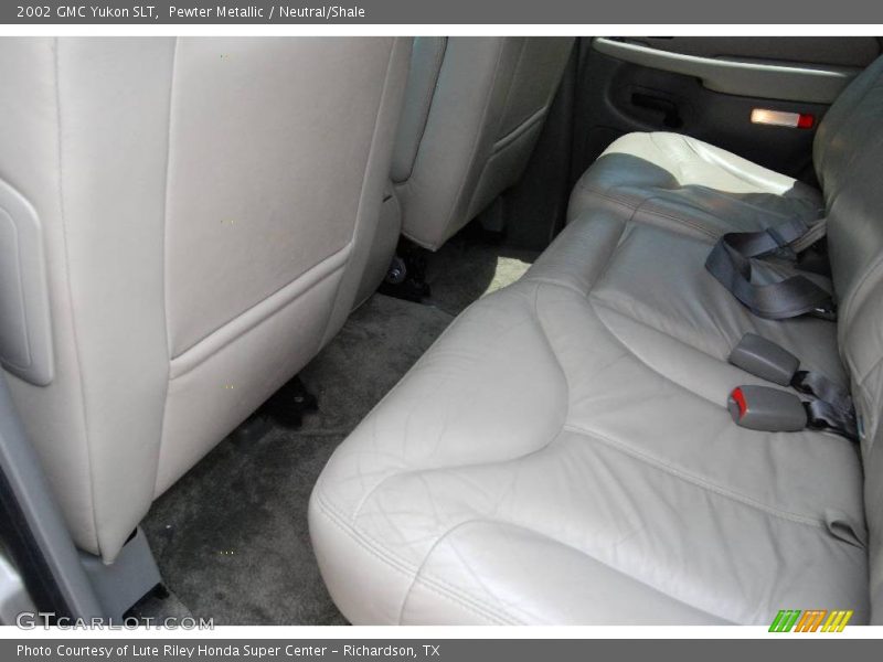 Pewter Metallic / Neutral/Shale 2002 GMC Yukon SLT