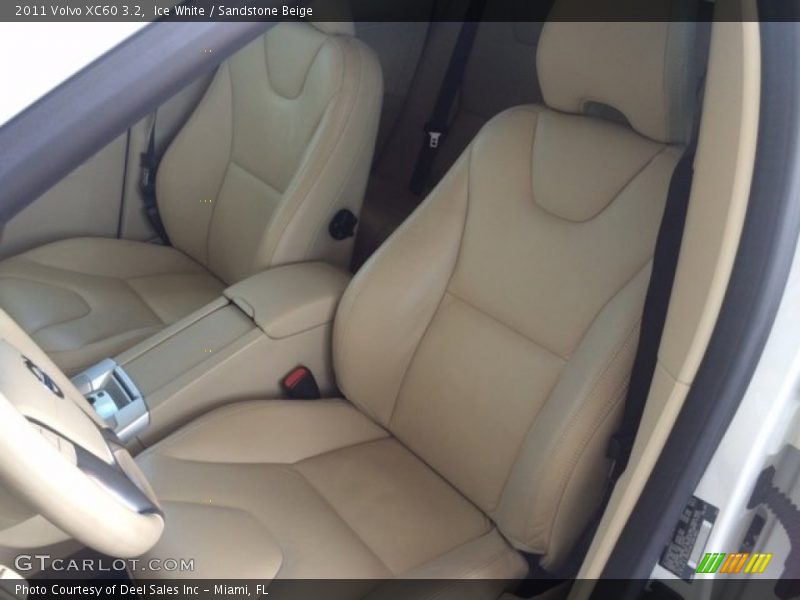 Ice White / Sandstone Beige 2011 Volvo XC60 3.2