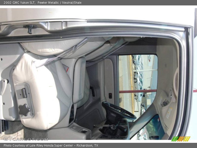 Pewter Metallic / Neutral/Shale 2002 GMC Yukon SLT