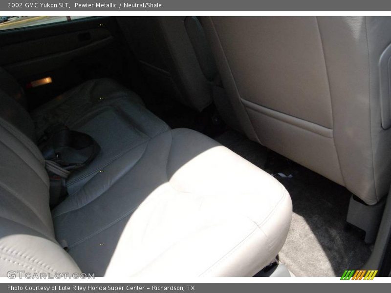 Pewter Metallic / Neutral/Shale 2002 GMC Yukon SLT