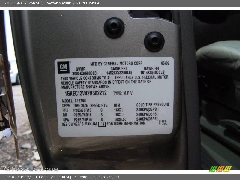 Pewter Metallic / Neutral/Shale 2002 GMC Yukon SLT