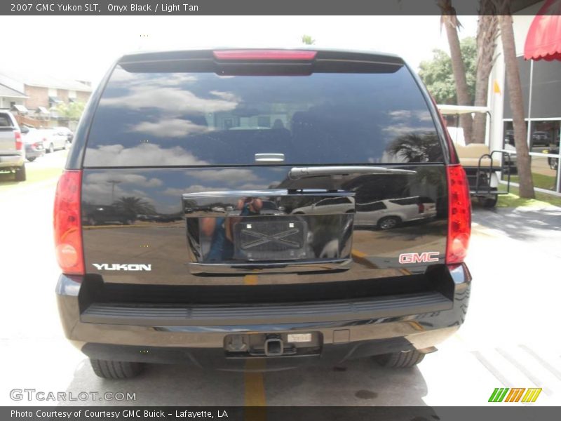 Onyx Black / Light Tan 2007 GMC Yukon SLT
