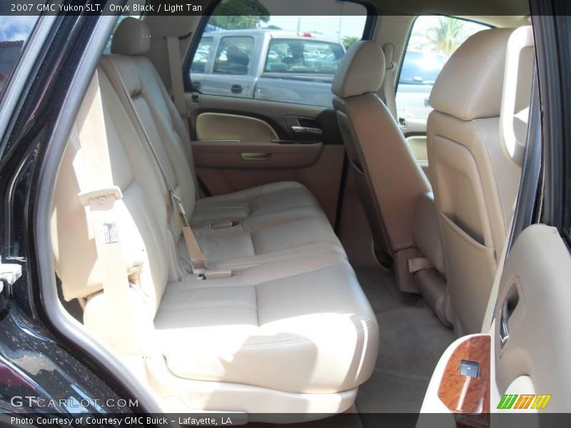 Onyx Black / Light Tan 2007 GMC Yukon SLT