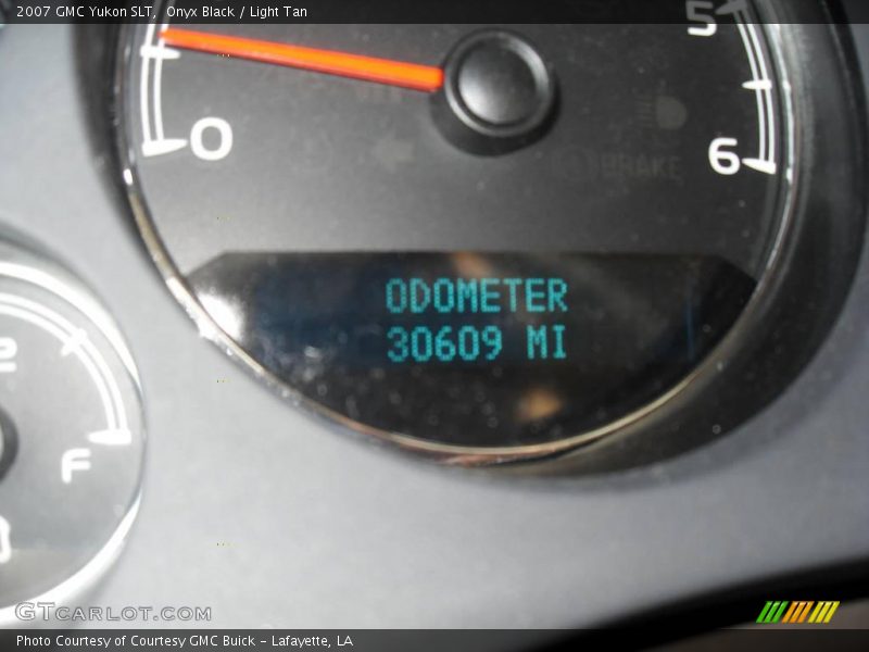 Onyx Black / Light Tan 2007 GMC Yukon SLT
