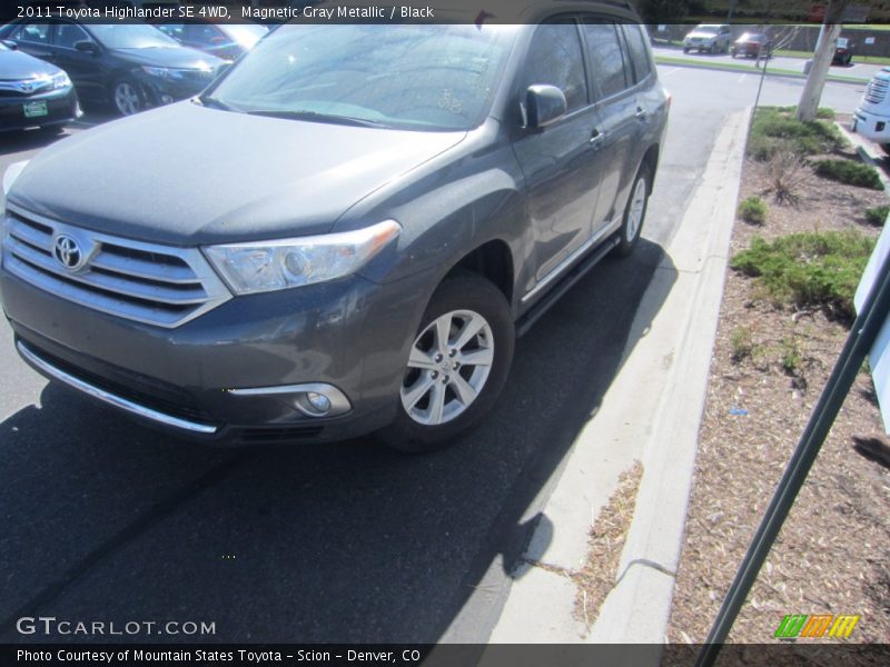 Magnetic Gray Metallic / Black 2011 Toyota Highlander SE 4WD
