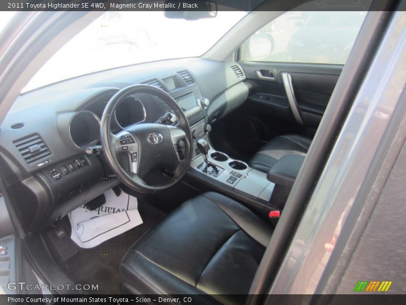 Magnetic Gray Metallic / Black 2011 Toyota Highlander SE 4WD