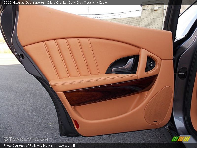 Grigio Granito (Dark Grey Metallic) / Cuoio 2010 Maserati Quattroporte