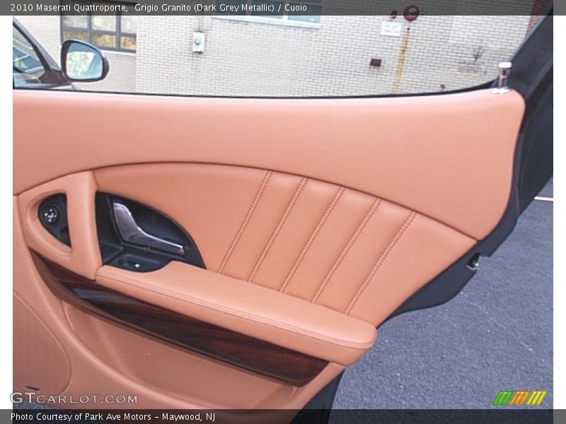 Grigio Granito (Dark Grey Metallic) / Cuoio 2010 Maserati Quattroporte