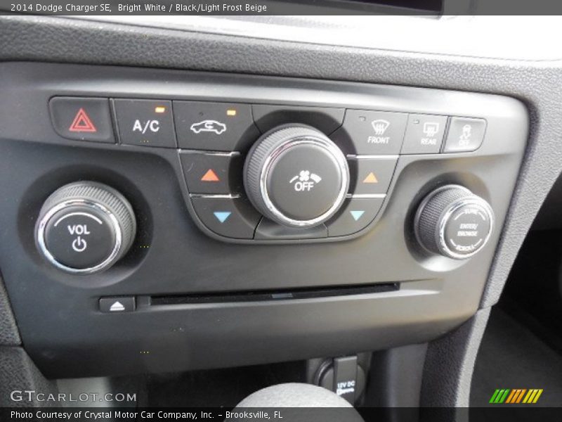 Bright White / Black/Light Frost Beige 2014 Dodge Charger SE