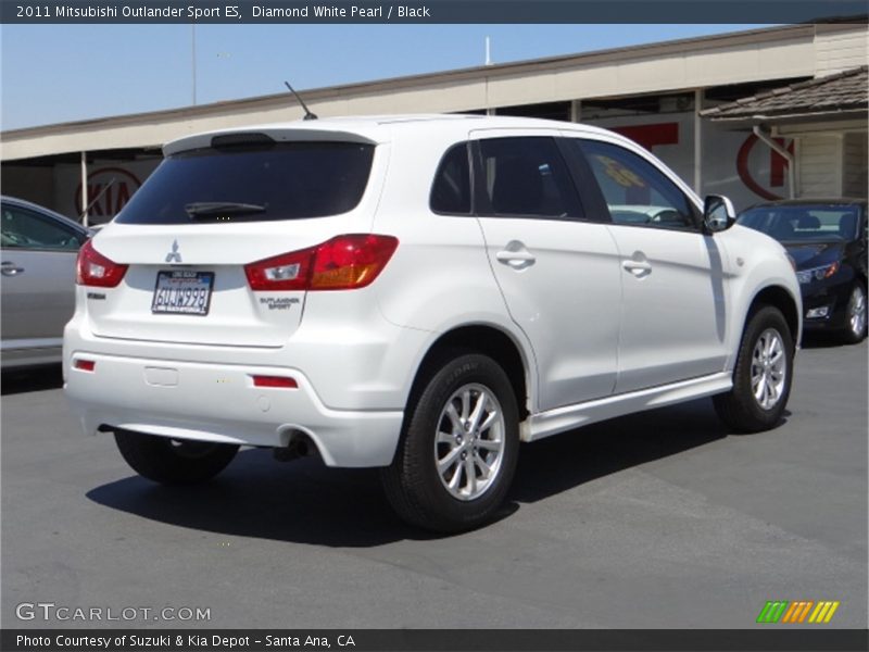 Diamond White Pearl / Black 2011 Mitsubishi Outlander Sport ES