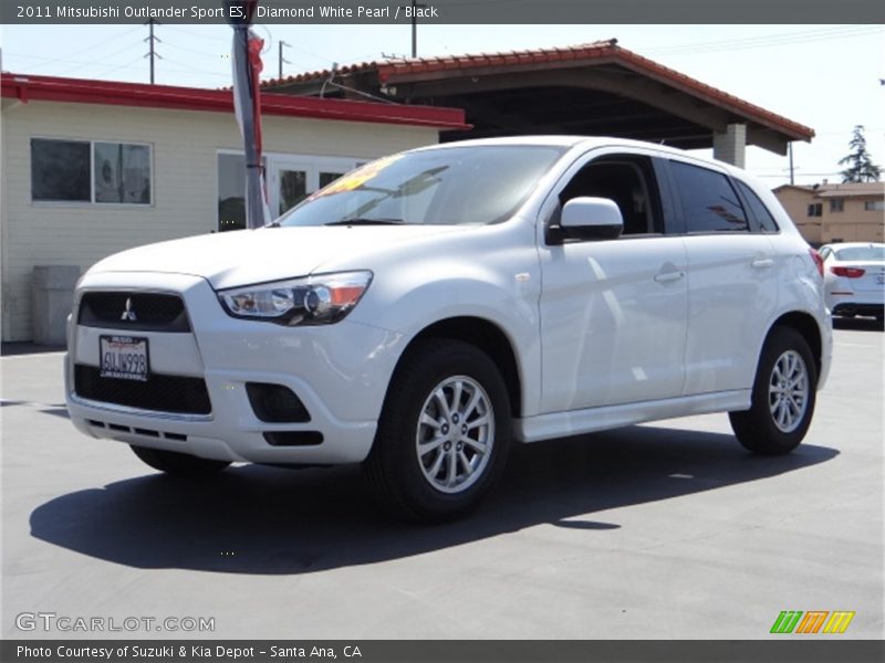 Diamond White Pearl / Black 2011 Mitsubishi Outlander Sport ES