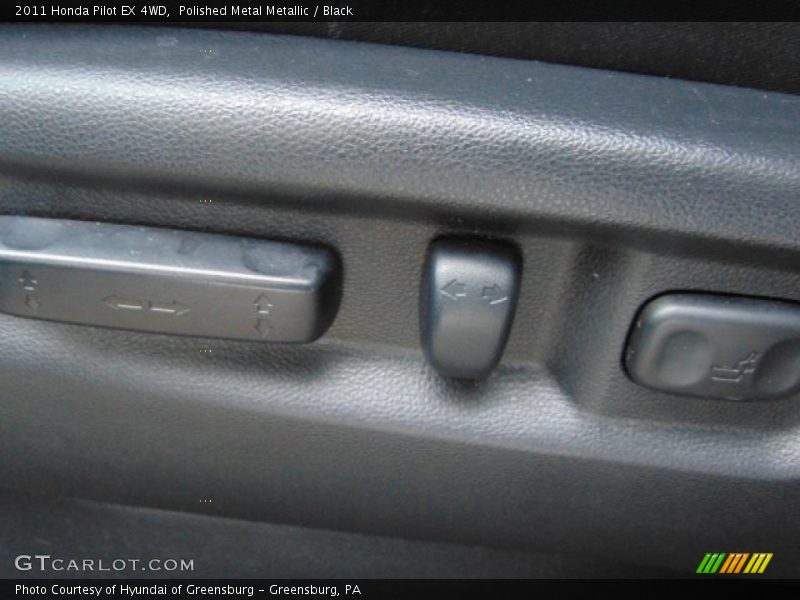 Polished Metal Metallic / Black 2011 Honda Pilot EX 4WD