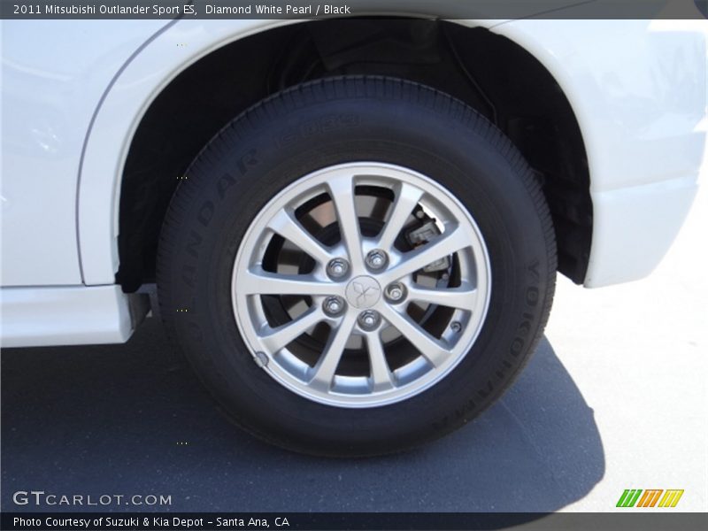 Diamond White Pearl / Black 2011 Mitsubishi Outlander Sport ES