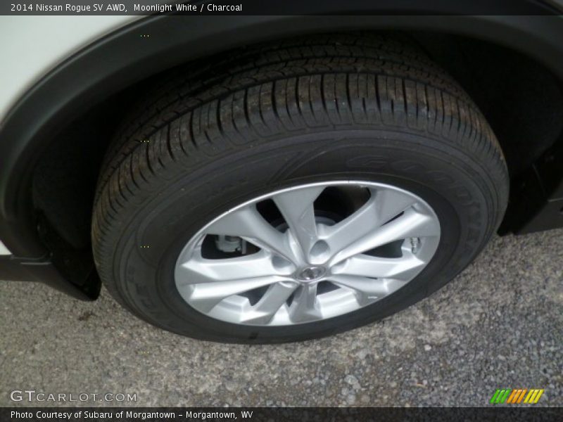Moonlight White / Charcoal 2014 Nissan Rogue SV AWD