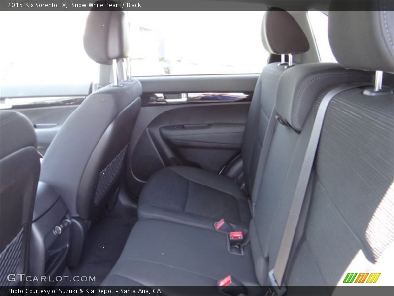 Snow White Pearl / Black 2015 Kia Sorento LX