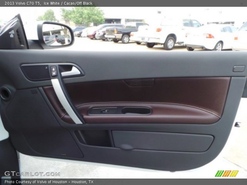 Ice White / Cacao/Off Black 2013 Volvo C70 T5