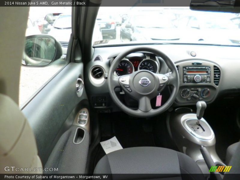 Gun Metallic / Black 2014 Nissan Juke S AWD