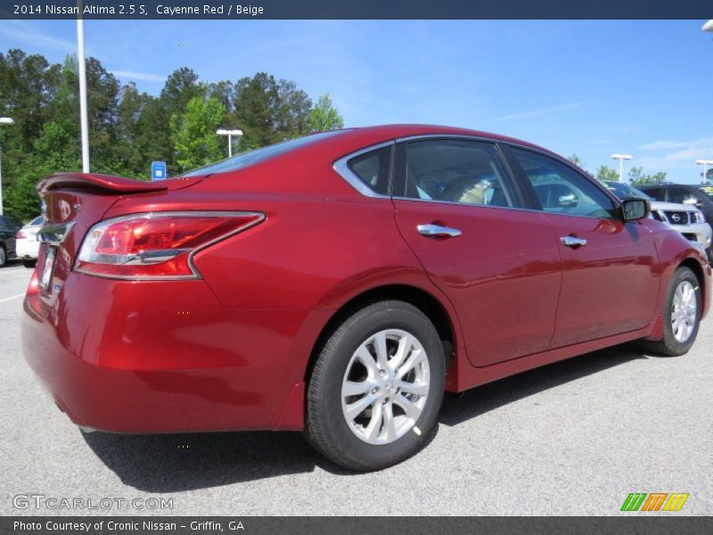 Cayenne Red / Beige 2014 Nissan Altima 2.5 S