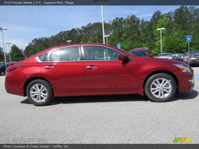 Cayenne Red / Beige 2014 Nissan Altima 2.5 S