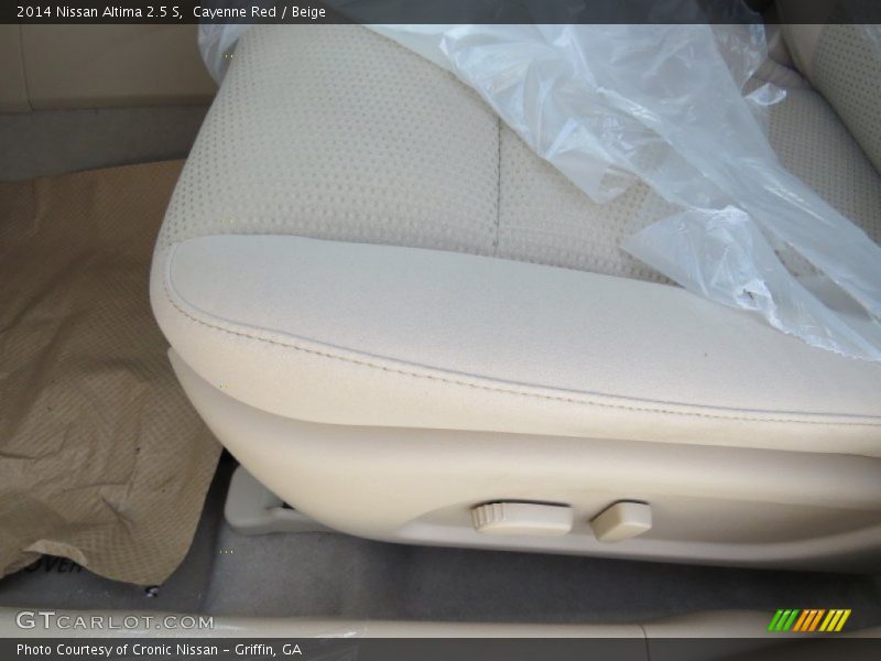 Cayenne Red / Beige 2014 Nissan Altima 2.5 S