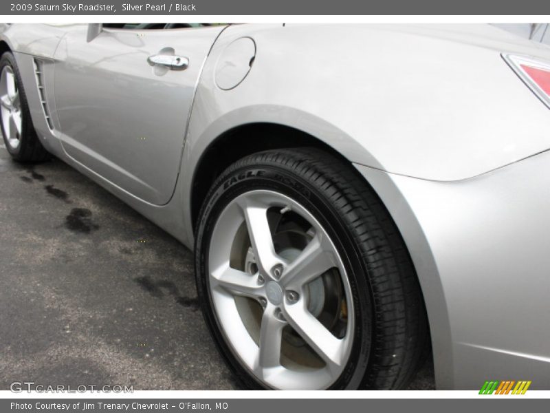 Silver Pearl / Black 2009 Saturn Sky Roadster