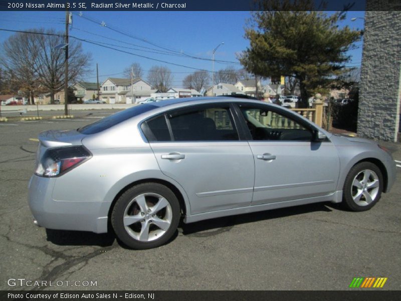 Radiant Silver Metallic / Charcoal 2009 Nissan Altima 3.5 SE