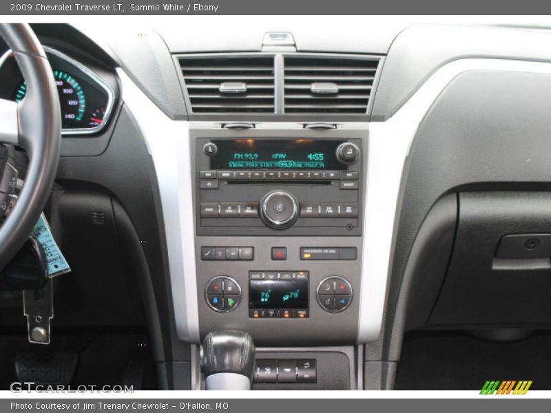 Summit White / Ebony 2009 Chevrolet Traverse LT