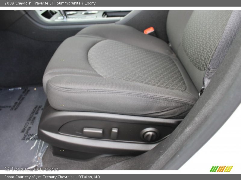 Summit White / Ebony 2009 Chevrolet Traverse LT
