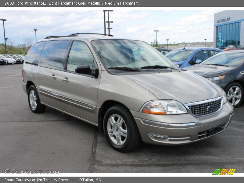 Front 3/4 View of 2003 Windstar SE