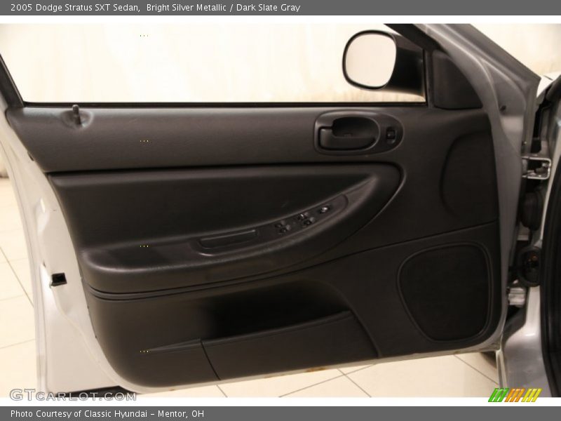 Bright Silver Metallic / Dark Slate Gray 2005 Dodge Stratus SXT Sedan