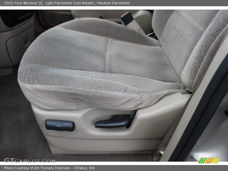 Light Parchment Gold Metallic / Medium Parchment 2003 Ford Windstar SE