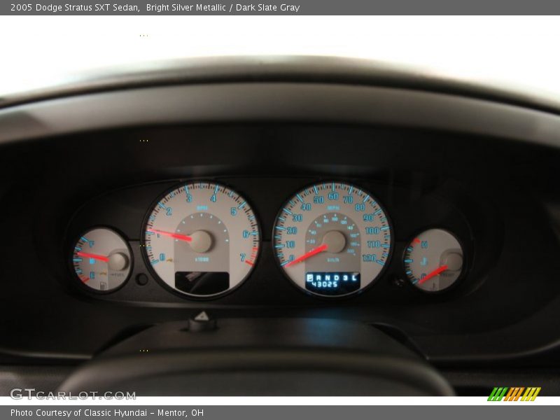 Bright Silver Metallic / Dark Slate Gray 2005 Dodge Stratus SXT Sedan