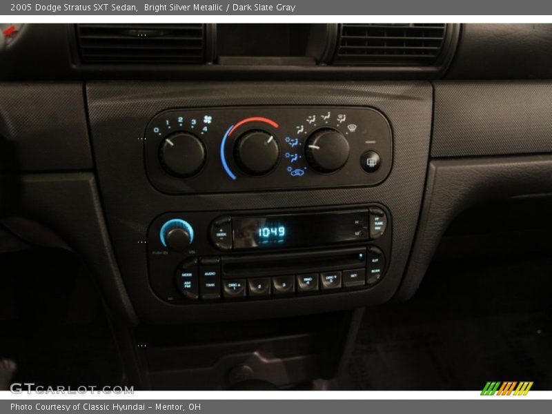 Bright Silver Metallic / Dark Slate Gray 2005 Dodge Stratus SXT Sedan