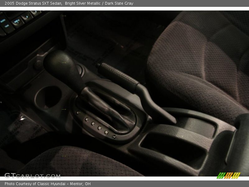 Bright Silver Metallic / Dark Slate Gray 2005 Dodge Stratus SXT Sedan