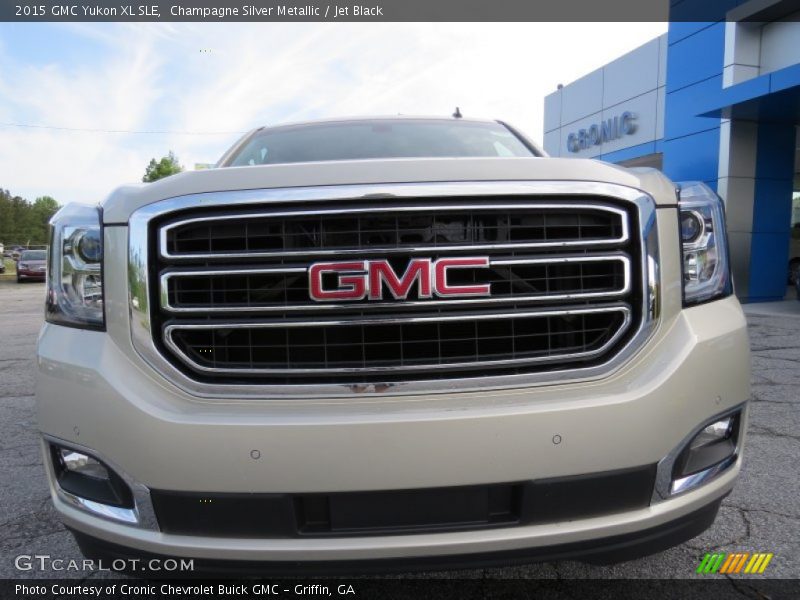 Champagne Silver Metallic / Jet Black 2015 GMC Yukon XL SLE