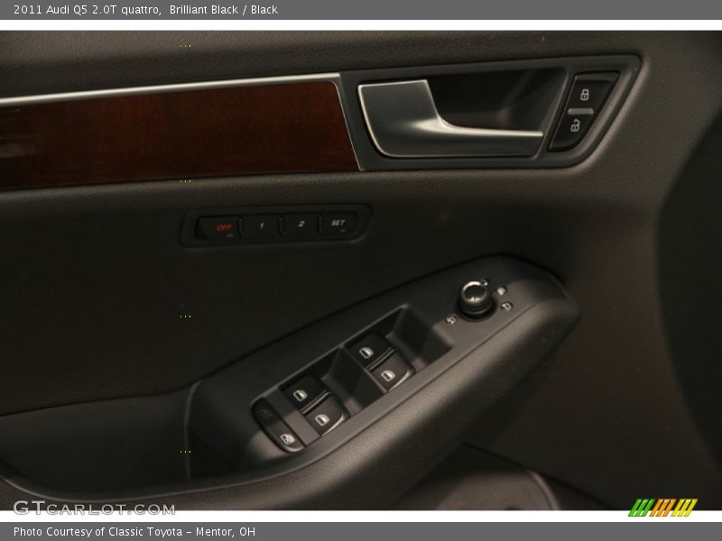 Brilliant Black / Black 2011 Audi Q5 2.0T quattro