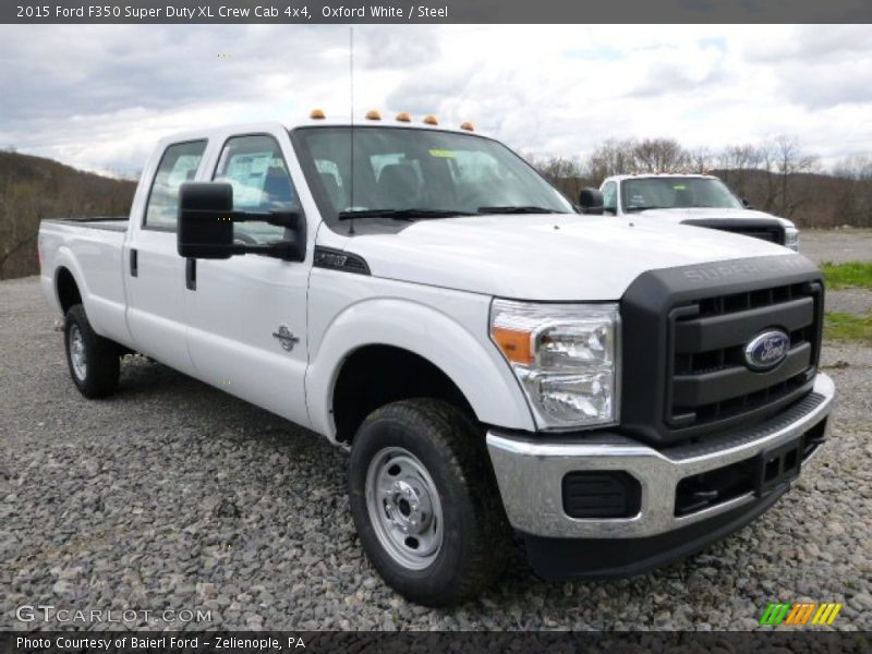 Front 3/4 View of 2015 F350 Super Duty XL Crew Cab 4x4