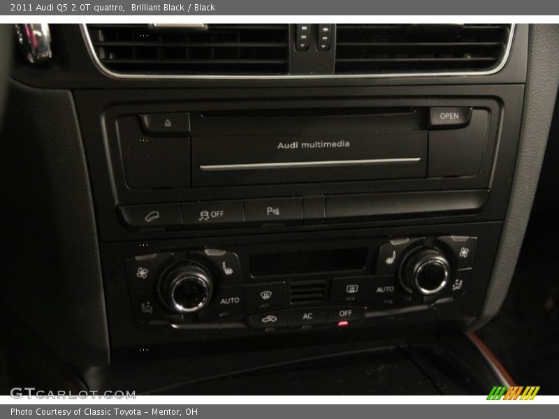 Brilliant Black / Black 2011 Audi Q5 2.0T quattro