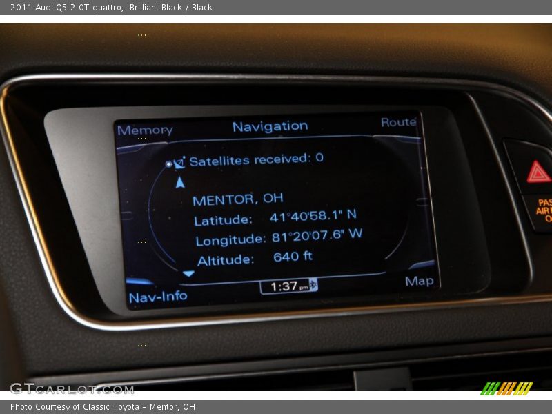 Brilliant Black / Black 2011 Audi Q5 2.0T quattro