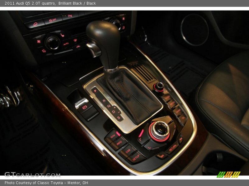 Brilliant Black / Black 2011 Audi Q5 2.0T quattro