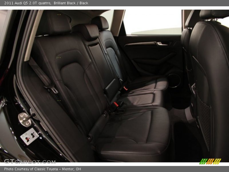 Brilliant Black / Black 2011 Audi Q5 2.0T quattro