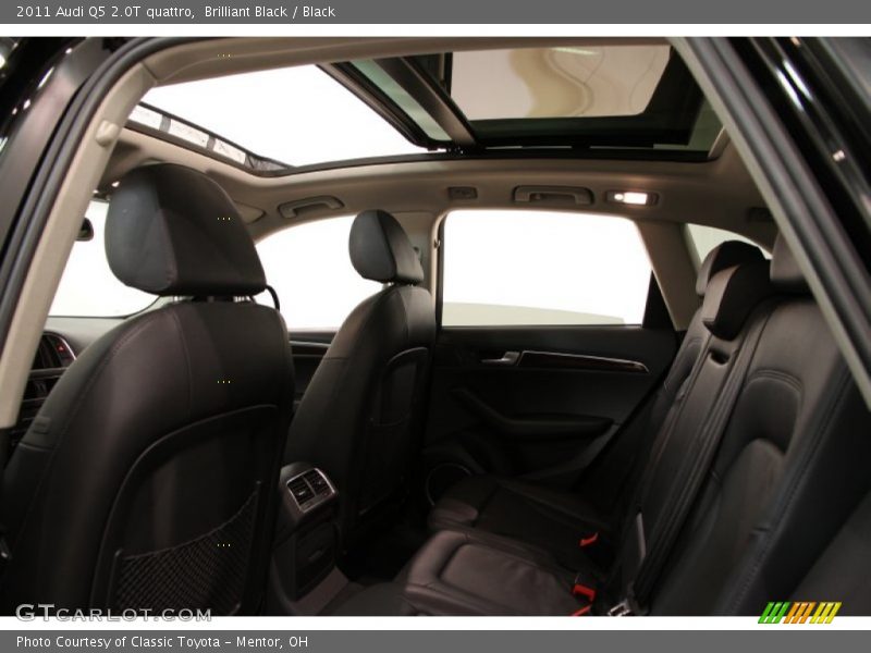 Brilliant Black / Black 2011 Audi Q5 2.0T quattro