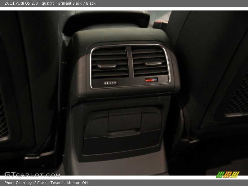 Brilliant Black / Black 2011 Audi Q5 2.0T quattro