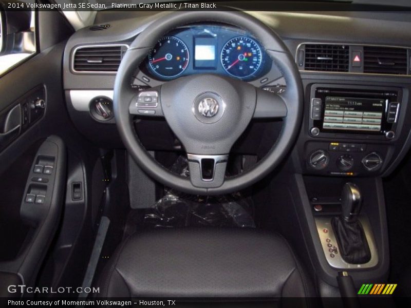 Platinum Gray Metallic / Titan Black 2014 Volkswagen Jetta SE Sedan
