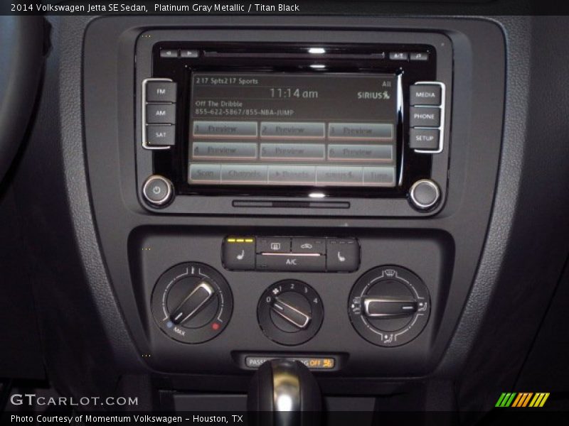 Platinum Gray Metallic / Titan Black 2014 Volkswagen Jetta SE Sedan